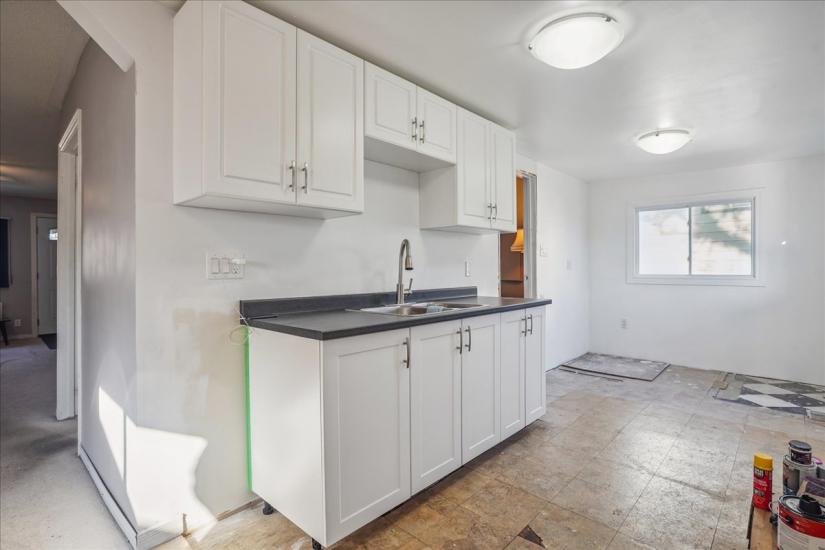 Property listing for 276 Ivon Ave., Hamilton, ON
