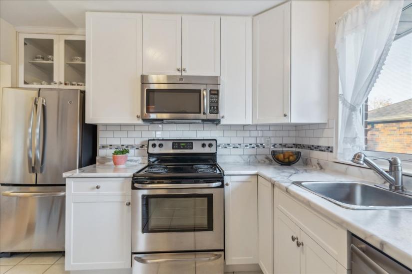 Property listing for 272 East 44th St., Hamilton, ON