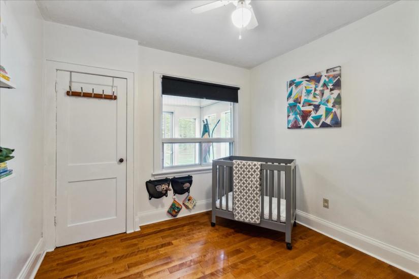 Property listing for 133 Longwood Rd. N., Hamilton, ON