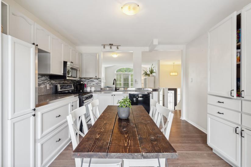 Property listing for 11 Anderson Cres., Smithville, ON