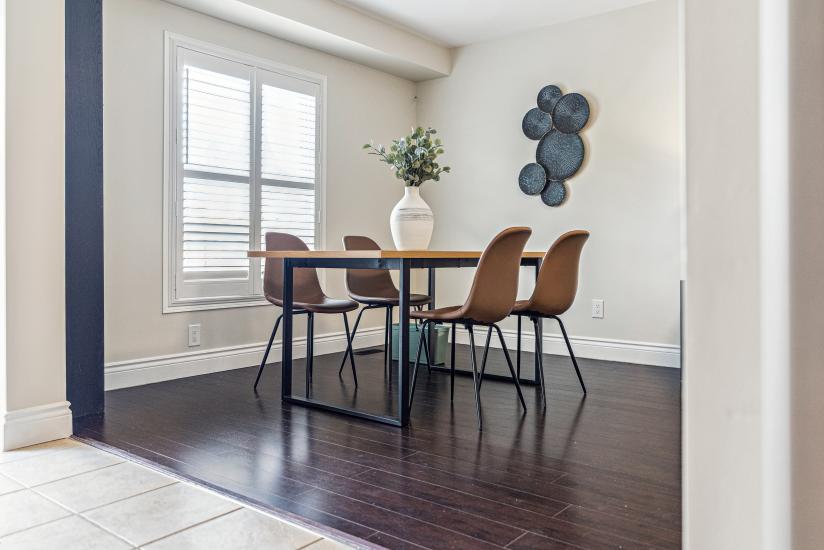 Property listing for 226 Dicenzo Dr., Hamilton, ON