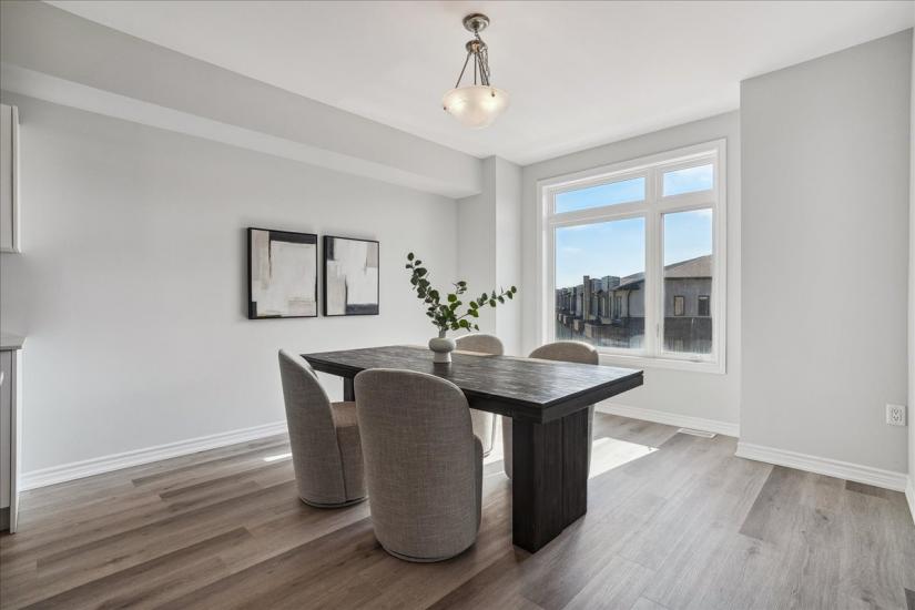 Property listing for 21 Cadwell Lane, Hamilton, ON