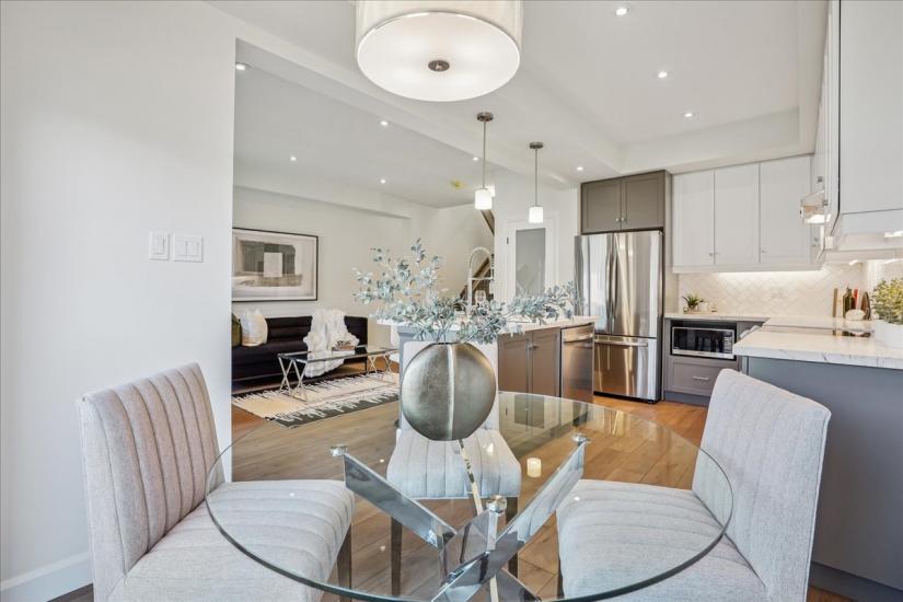 Property listing for 81 Bensley Lane, Hamilton, ON
