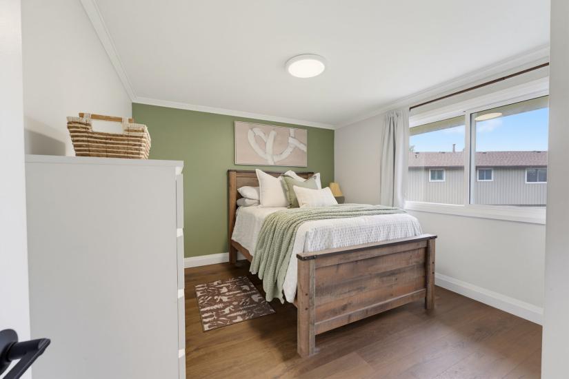 Property listing for 15 Seneca St. S., Cayuga, ON