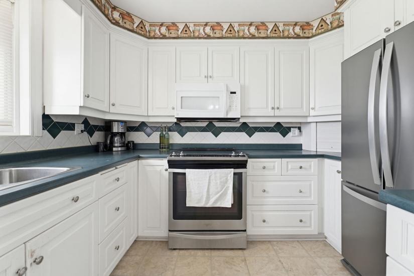 Property listing for 516 Mud St. E., Stoney Creek, ON