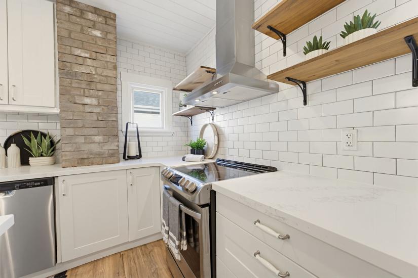 Property listing for 206 Craigroyston Rd., Hamilton, ON