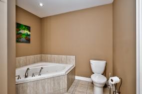 Property listing for 39 Forest Valley Cres., Dundas, ON