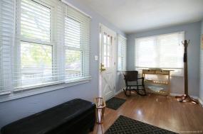 Property listing for 3 Tweedsmuir Ave., Dundas, ON