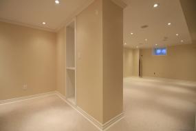 Property listing for 36 Terrace Dr., Dundas, ON