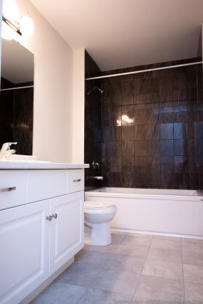 Property listing for 84 Dunrobin Lane, Grimsby, ON