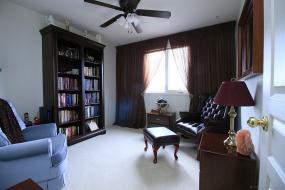 Property listing for 121 Glenhollow Dr., Stoney Creek, ON