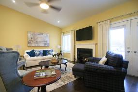 Property listing for 32 Toulon Ave., Ancaster, ON