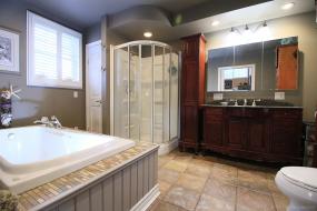 Property listing for 128 York Rd., Dundas, ON