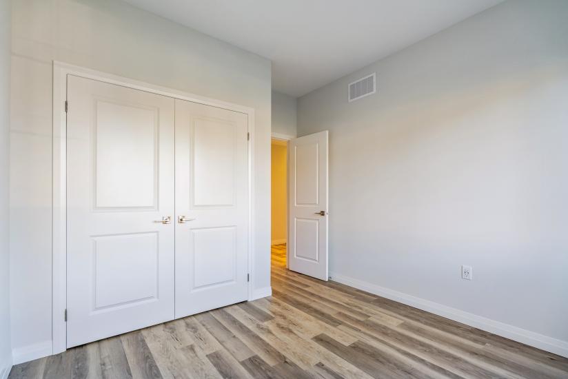 Property listing for 2 Dennis Drive, Smithville, Ontario