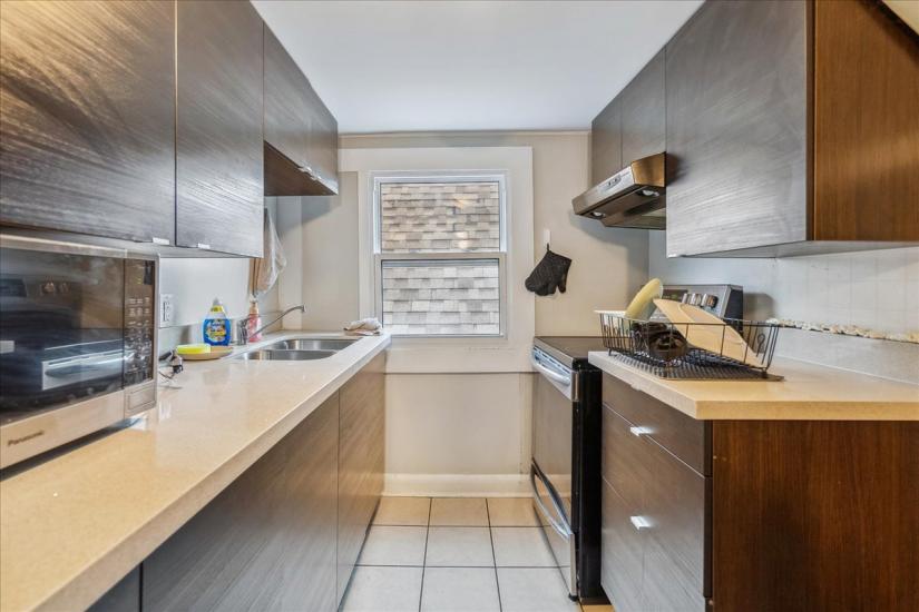 Property listing for 5 Cumberland Ave., Hamilton, ON