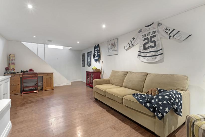 Property listing for 20 Bywood Cres., Stoney Creek, ON