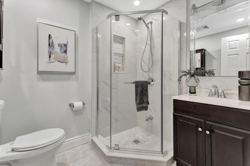 Property listing for #7-860 Rymal Rd. E., Hamilton, ON
