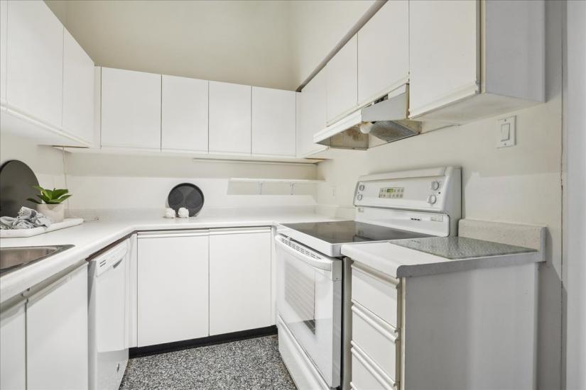 Property listing for #313-50 Main St., Dundas, ON