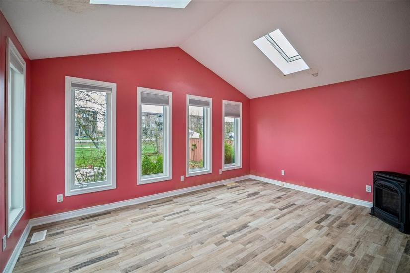 Property listing for 5 Herbert Crt., Stoney Creek, ON