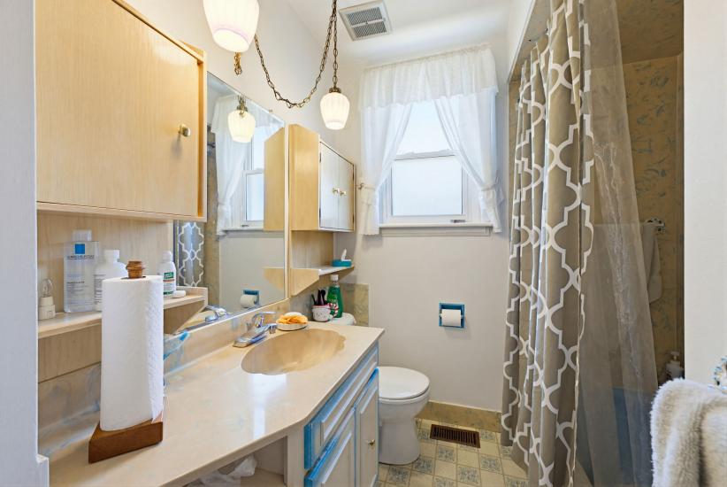 Property listing for 257 West 2nd St., Hamilton, ON