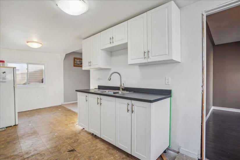 Property listing for 276 Ivon Ave., Hamilton, ON