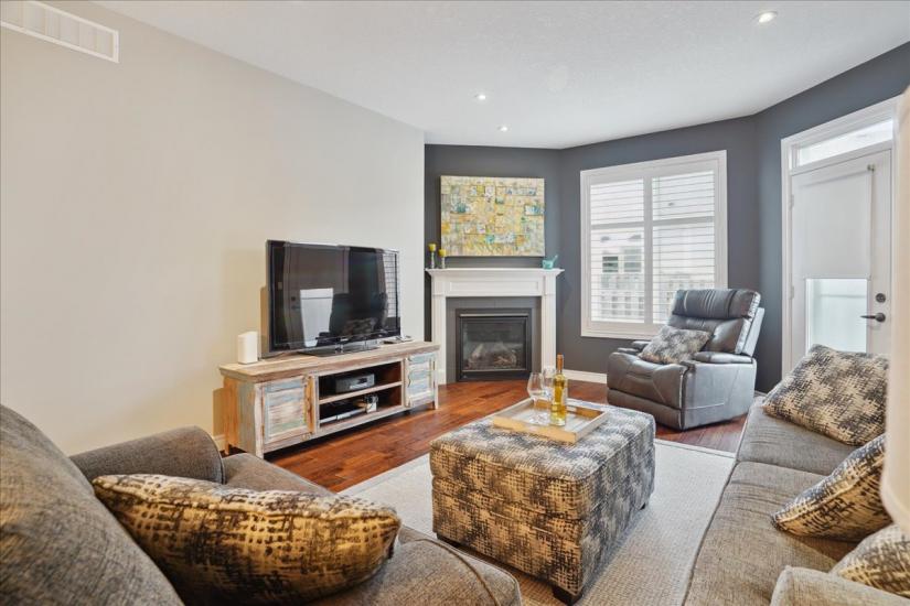 Property listing for 62 Gaddye Lane, Binbrook, ON