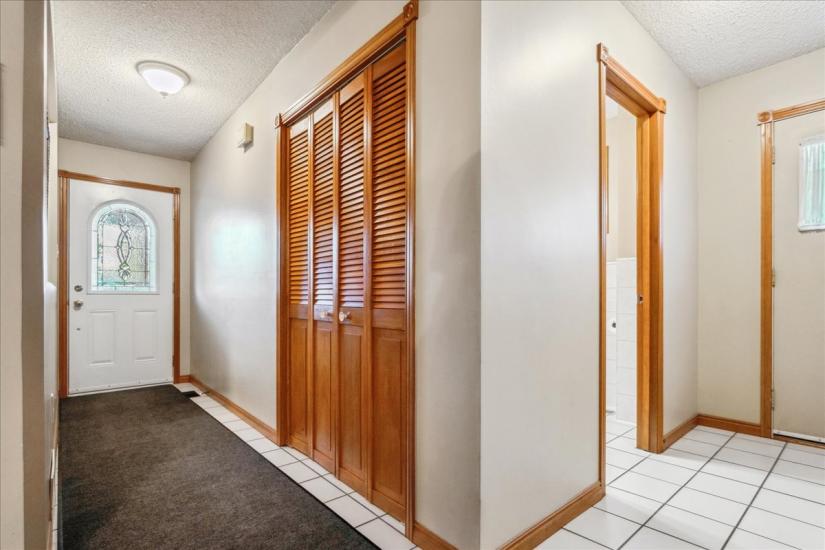 Property listing for 110 Glenashton Dr., Stoney Creek, ON