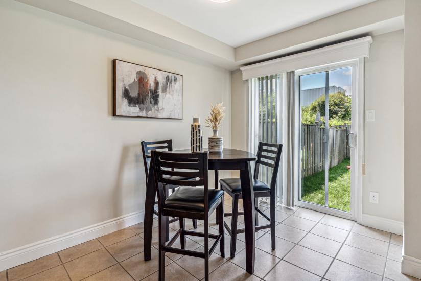 Property listing for 226 Dicenzo Dr., Hamilton, ON