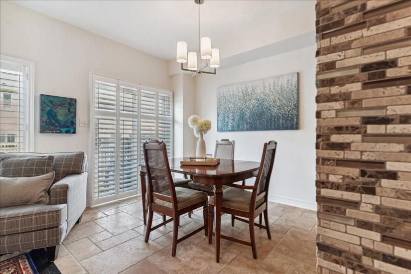 Property listing for 36 Forest Valley Cres., Dundas, ON