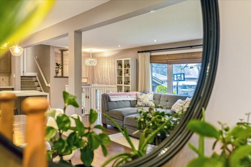 Property listing for 9 Holbrook Rd., Hamilton, ON