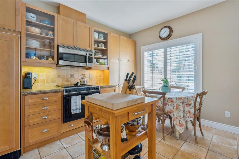 Property listing for #101-100 Beddoe Dr., Hamilton, ON