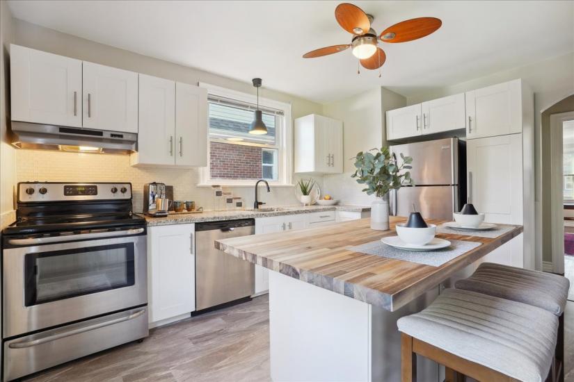 Property listing for 56 Uplands Ave., Hamilton, ON