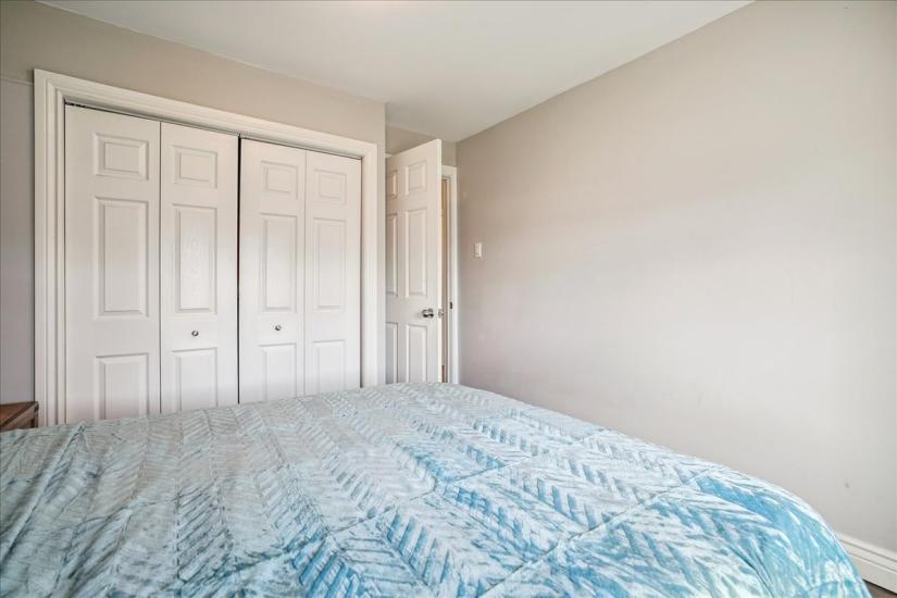 Property listing for 733 Dunn Ave., Hamilton, ON