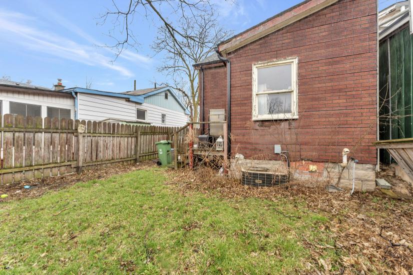 Property listing for 29 New St., Hamilton, ON