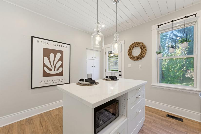 Property listing for 206 Craigroyston Rd., Hamilton, ON