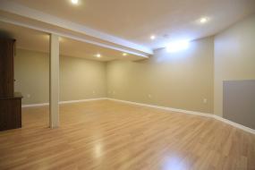 Property listing for 32 Woodbank St., Stoney Creek, ON