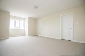 Property listing for 84 Dunrobin Lane, Grimsby, ON