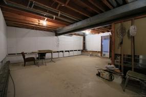 Property listing for 182 Solomon Cres., Hamilton, ON