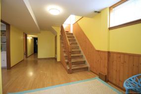 Property listing for 9 Barbara St., Smithville, Ontario