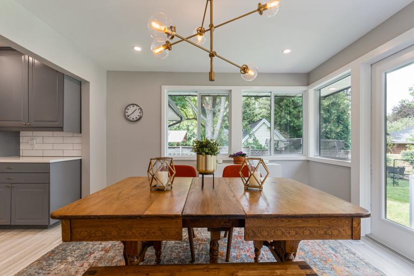 Property listing for 57 Middle Crest Street, Ancaster, ON