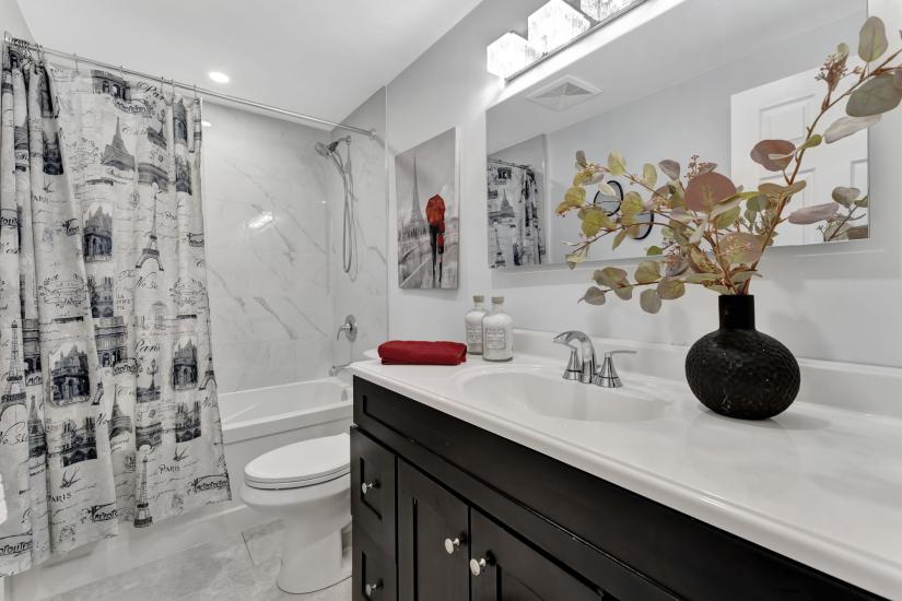 Property listing for #7-860 Rymal Rd. E., Hamilton, ON