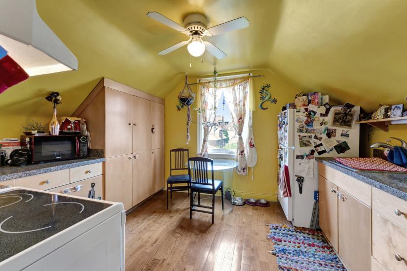 Property listing for 4 Park Row S., Hamilton, ON
