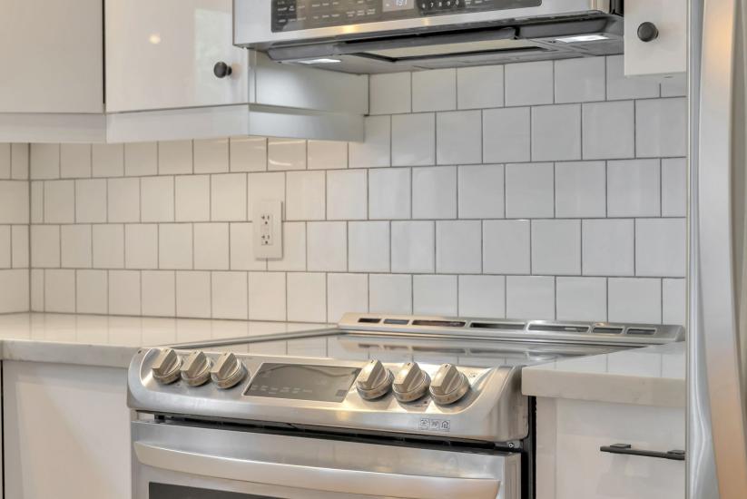 Property listing for 433 Hughson St. N., Hamilton, ON