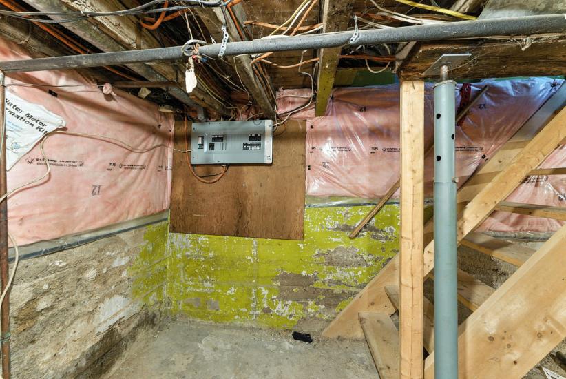 Property listing for 55 Jones St., Hamilton, ON