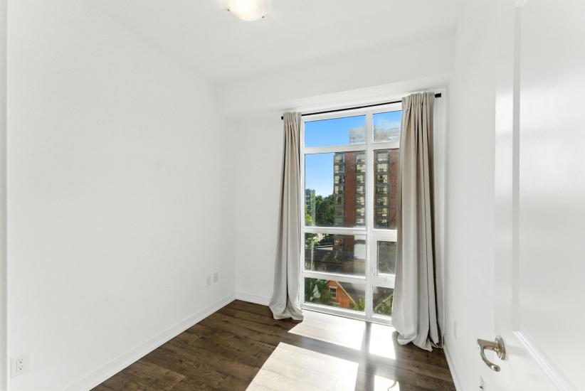 Property listing for 81 Robinson St. Unit #709, Hamilton, ON