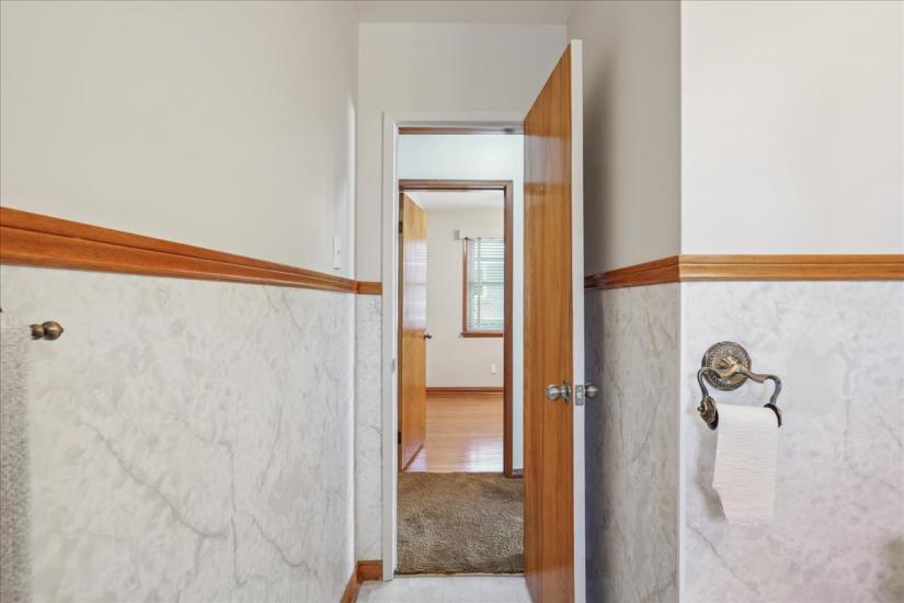 Property listing for 16 Greenwood St., Hamilton, ON