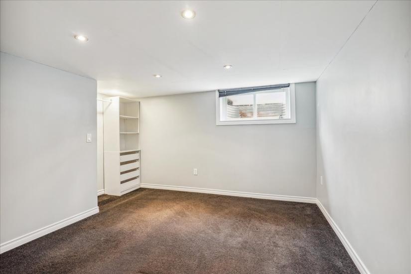 Property listing for L-1566 Caistorville Rd., Caistor Centre, ON