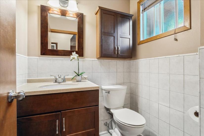 Property listing for 110 Glenashton Dr., Stoney Creek, ON