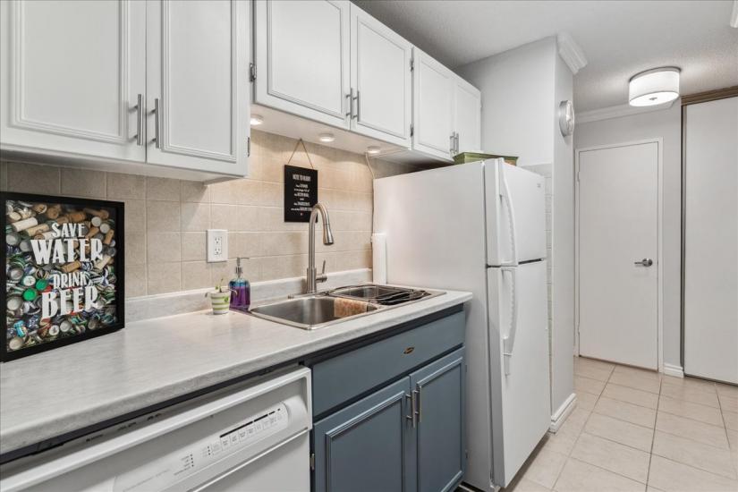 Property listing for #305-222 Jackson St. W., Hamilton, ON