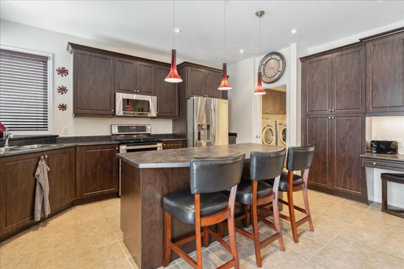 Property listing for 19 Deborah Crt., Hamilton, ON